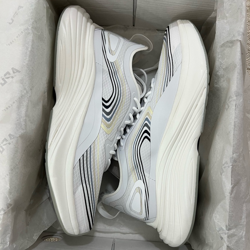 APL streamline sneakers